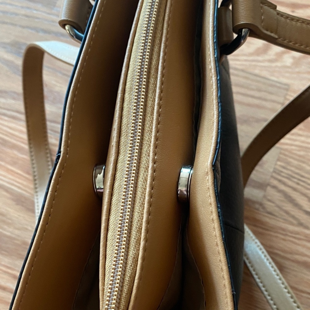 Aurielle Black and Tan Tote Bag - Picture 5 of 7